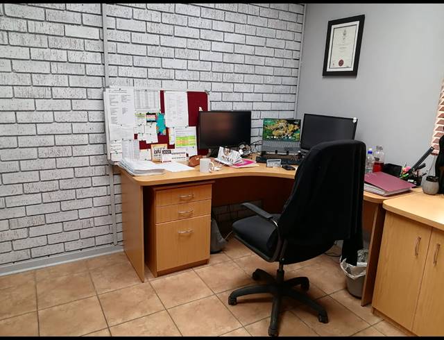 436M² OFFICE FOR SALE IN RUSTENBURG CENTRAL